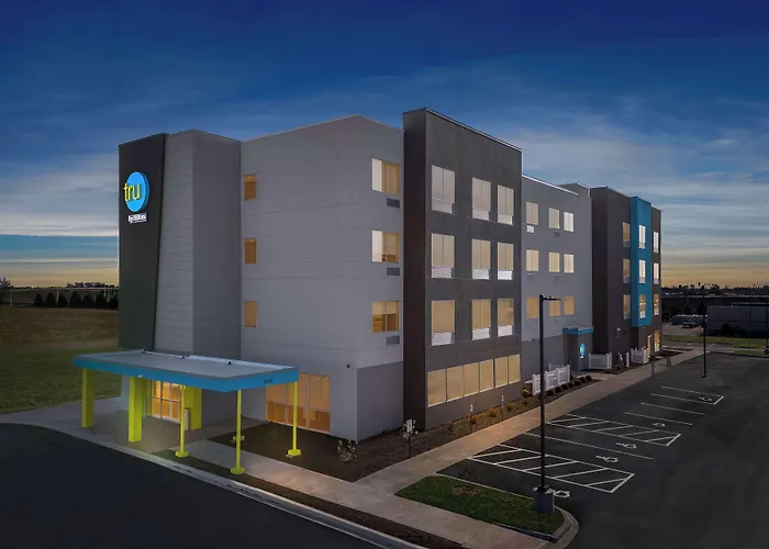 Tru By Hilton Отель 3*